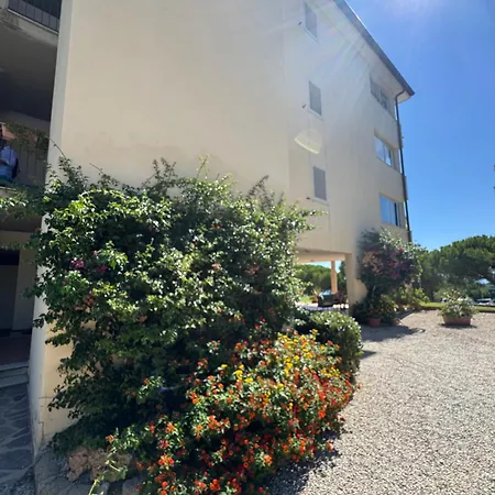 Blanco_loft708 Apartment